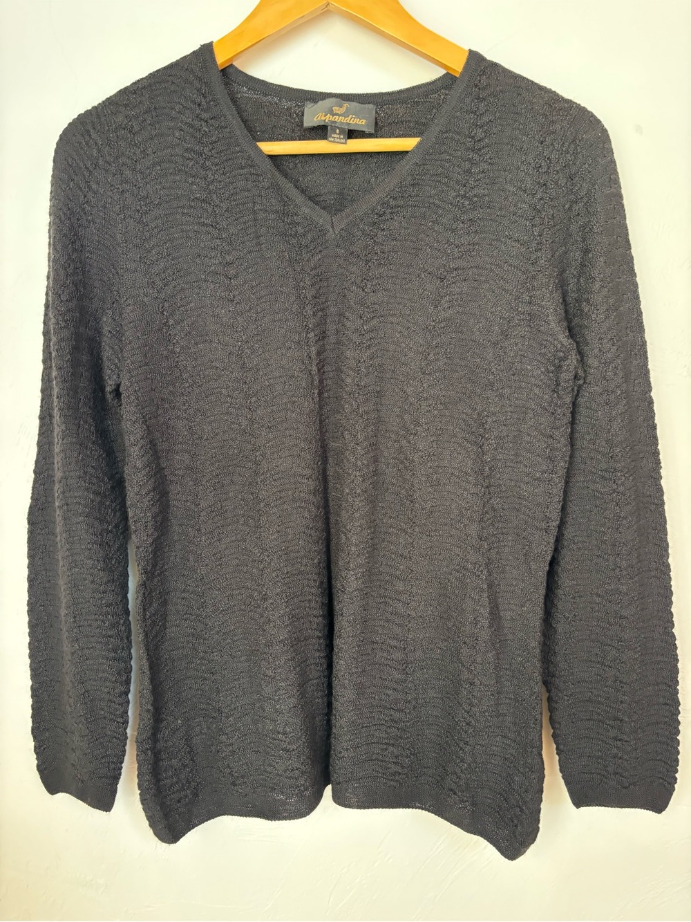 Alpandina Black V Neck Baby Alpaca Silk Sweater Size Small Made in New Zealand